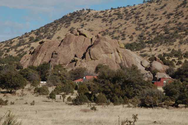people live in them thar hills